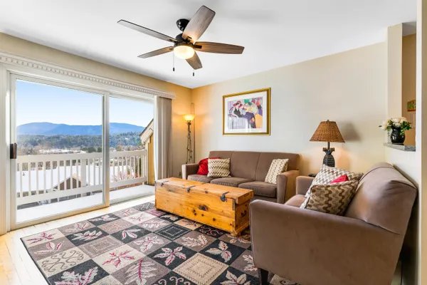 $399,900 | 144 Mountainside Drive, Unit K204, Stowe, VT 05672