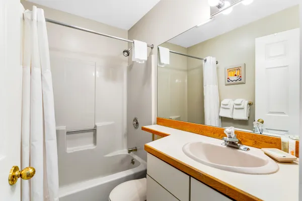 $399,900 | 144 Mountainside Drive, Unit K204, Stowe, VT 05672