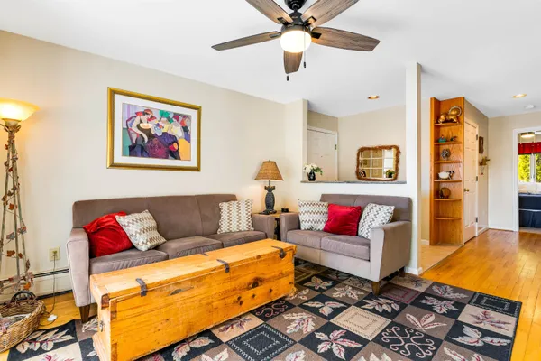 $399,900 | 144 Mountainside Drive, Unit K204, Stowe, VT 05672