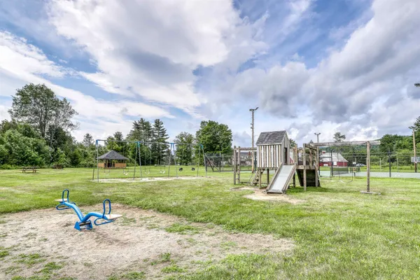 $399,900 | 144 Mountainside Drive, Unit K204, Stowe, VT 05672