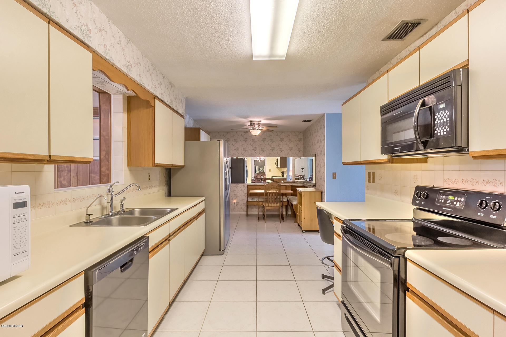 1028 Cherokee Ranch Road Holly Hill, FL 32117 - Photo 5 of 34 Kitchen