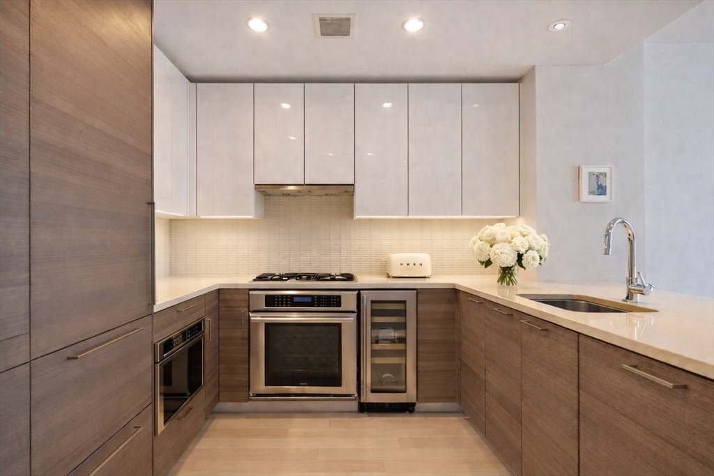 1 Franklin Street, Unit 2014 Boston, MA 02110 - Photo 2 of 18