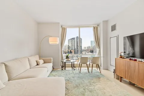 $1,169,000 | 1 Franklin Street, Unit 2014, Boston, MA 02110