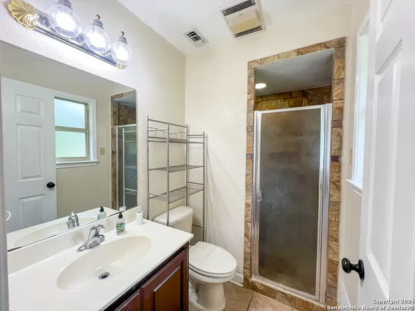 $1,600 | 113 Lake Forrest Drive, Seguin, TX 78155