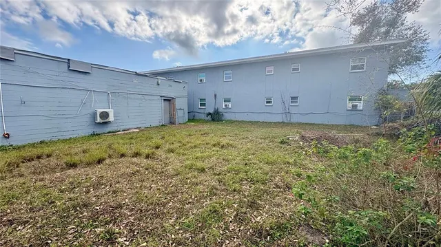 $19 | 625 South Collins Street, Plant City, FL 33563