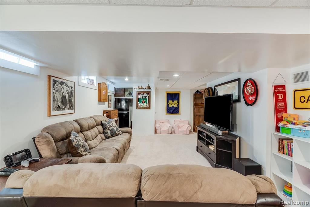 1689 Morningside Lane Rochester Hills, MI 48307 - Photo 27 of 33