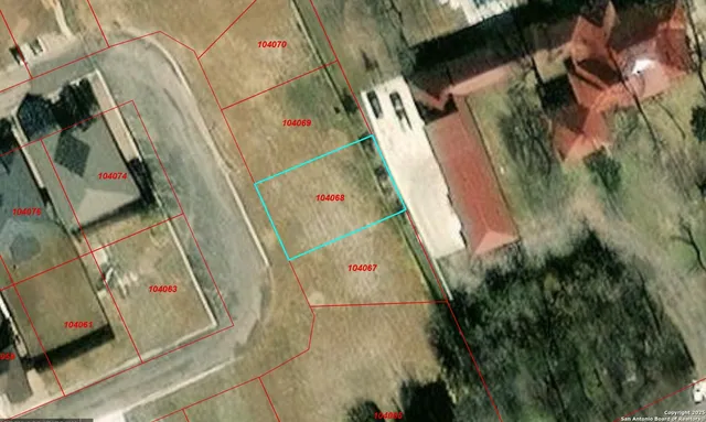 $32,500 | 119 Sutton Place, Uvalde, TX 78801