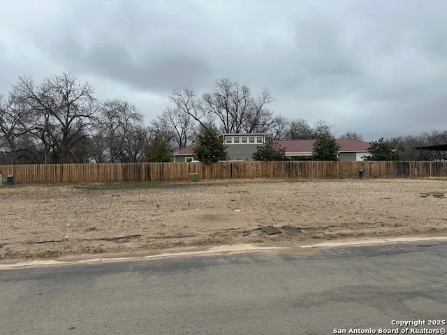 $32,500 | 119 Sutton Place, Uvalde, TX 78801