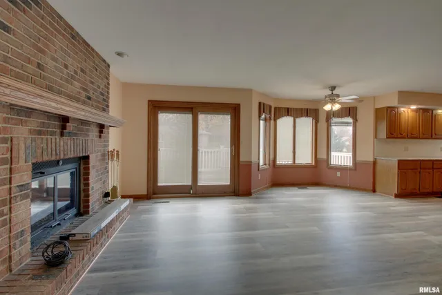 $425,000 | 3130 Acadia Way, Quincy, IL 62301