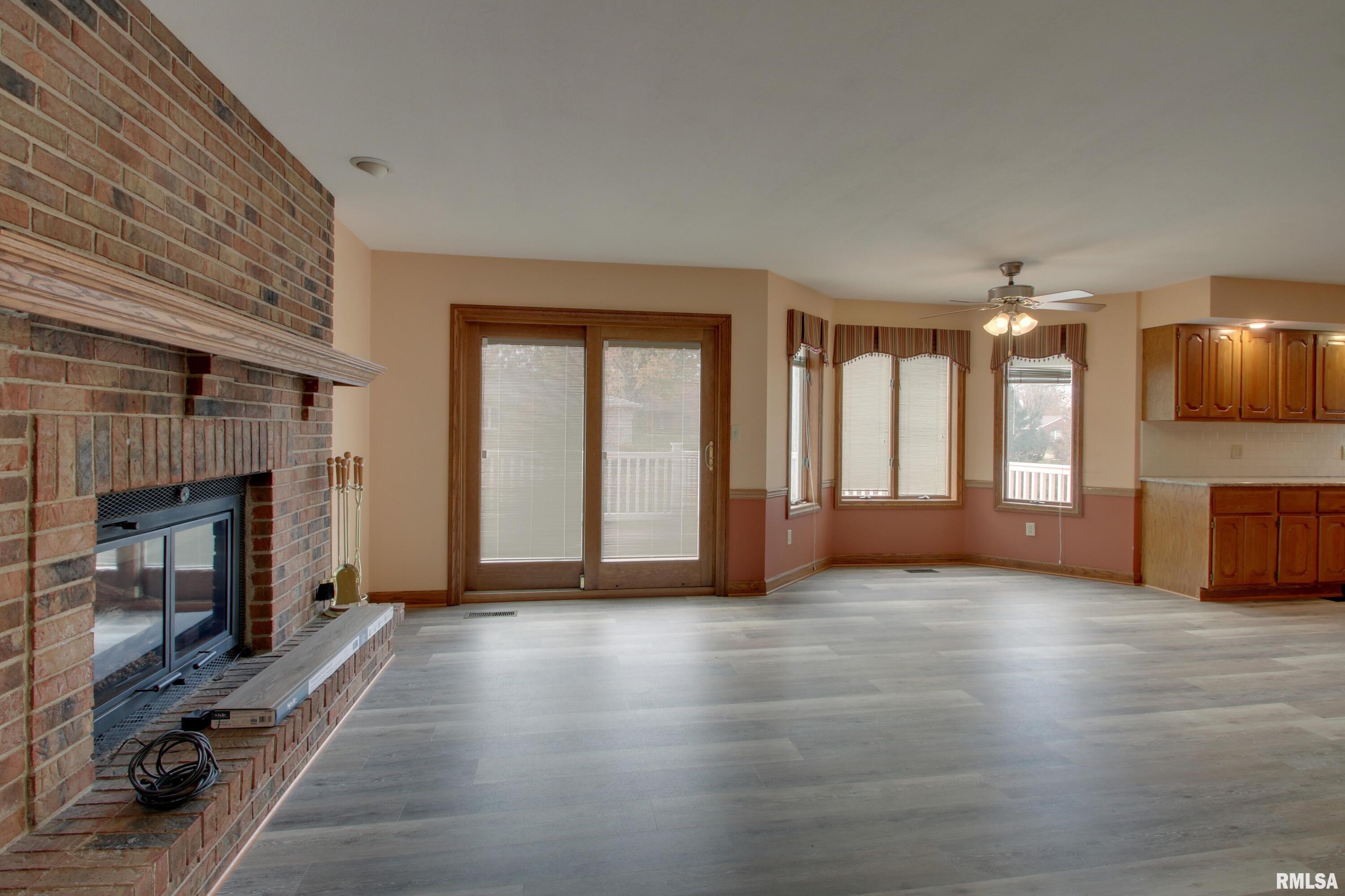 3130 Acadia Way Quincy, IL 62301 - Photo 2 of 26