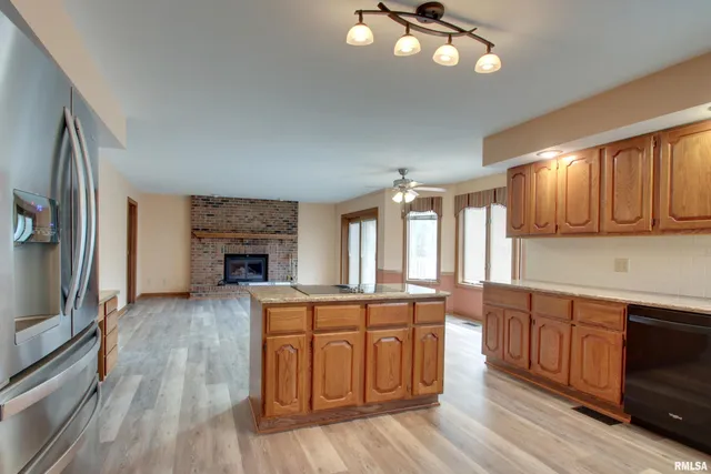 $425,000 | 3130 Acadia Way, Quincy, IL 62301