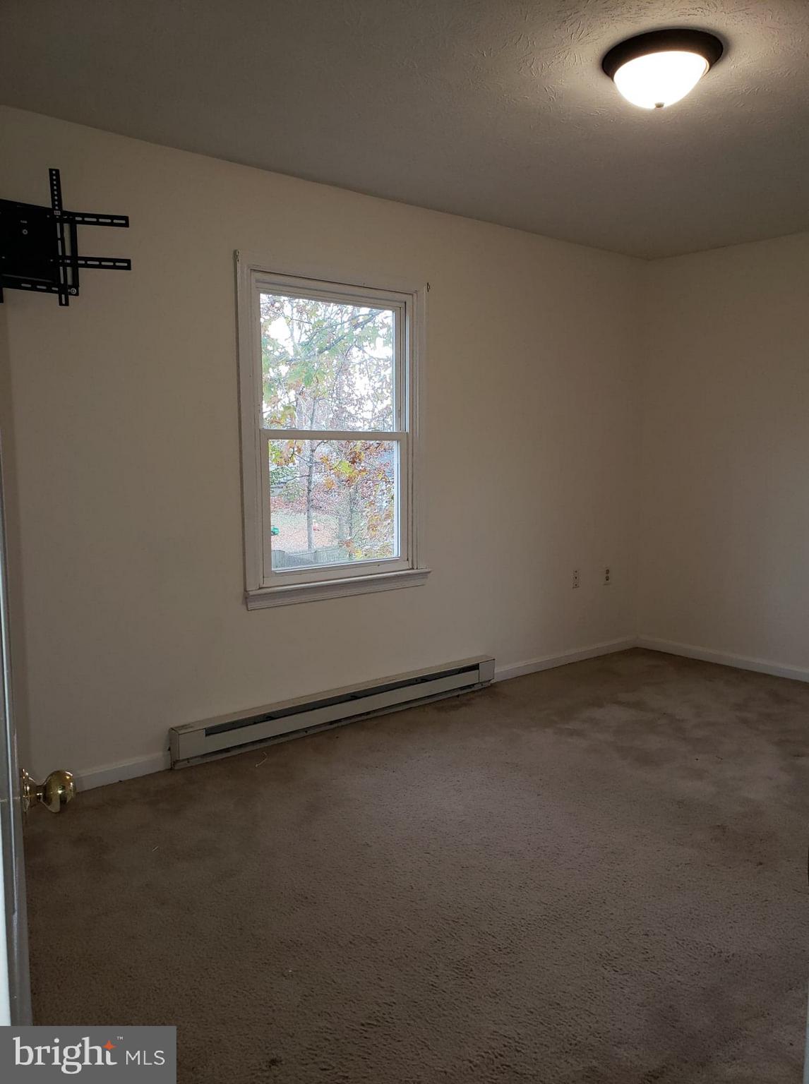215 Ridgefield Avenue Stephens City, VA 22655 - Photo 17 of 21 Large Master Bedroom