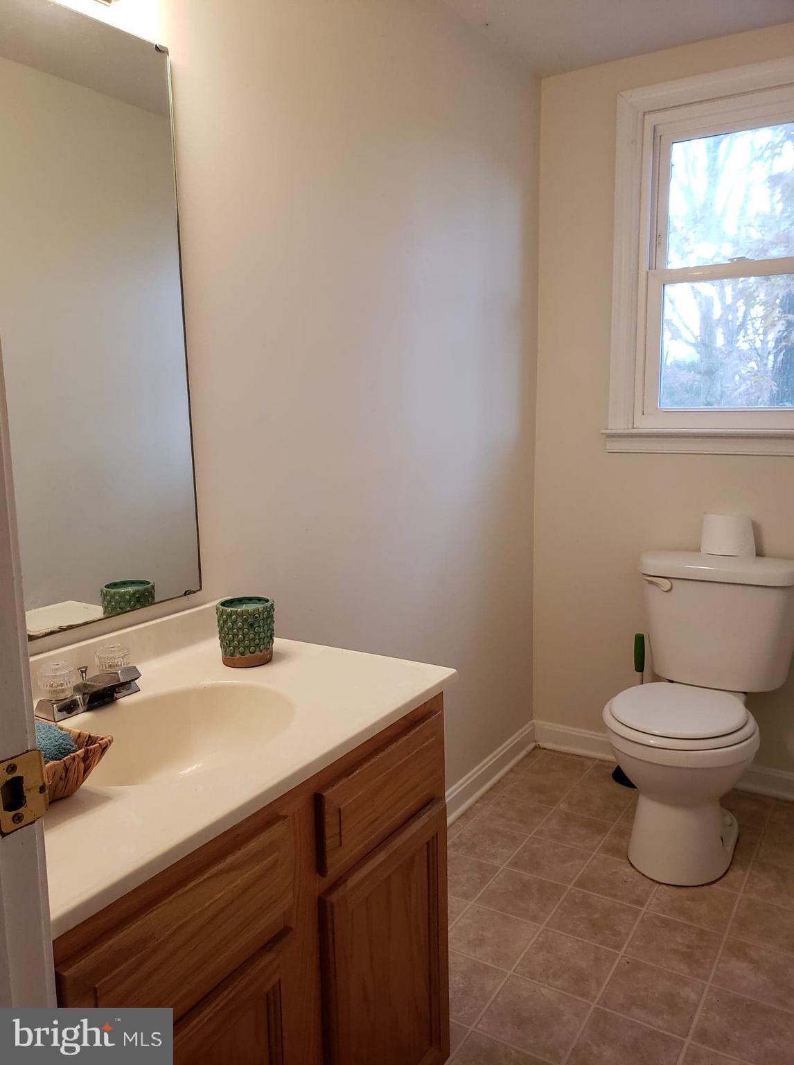 215 Ridgefield Avenue Stephens City, VA 22655 - Photo 10 of 21 Half bath on main level