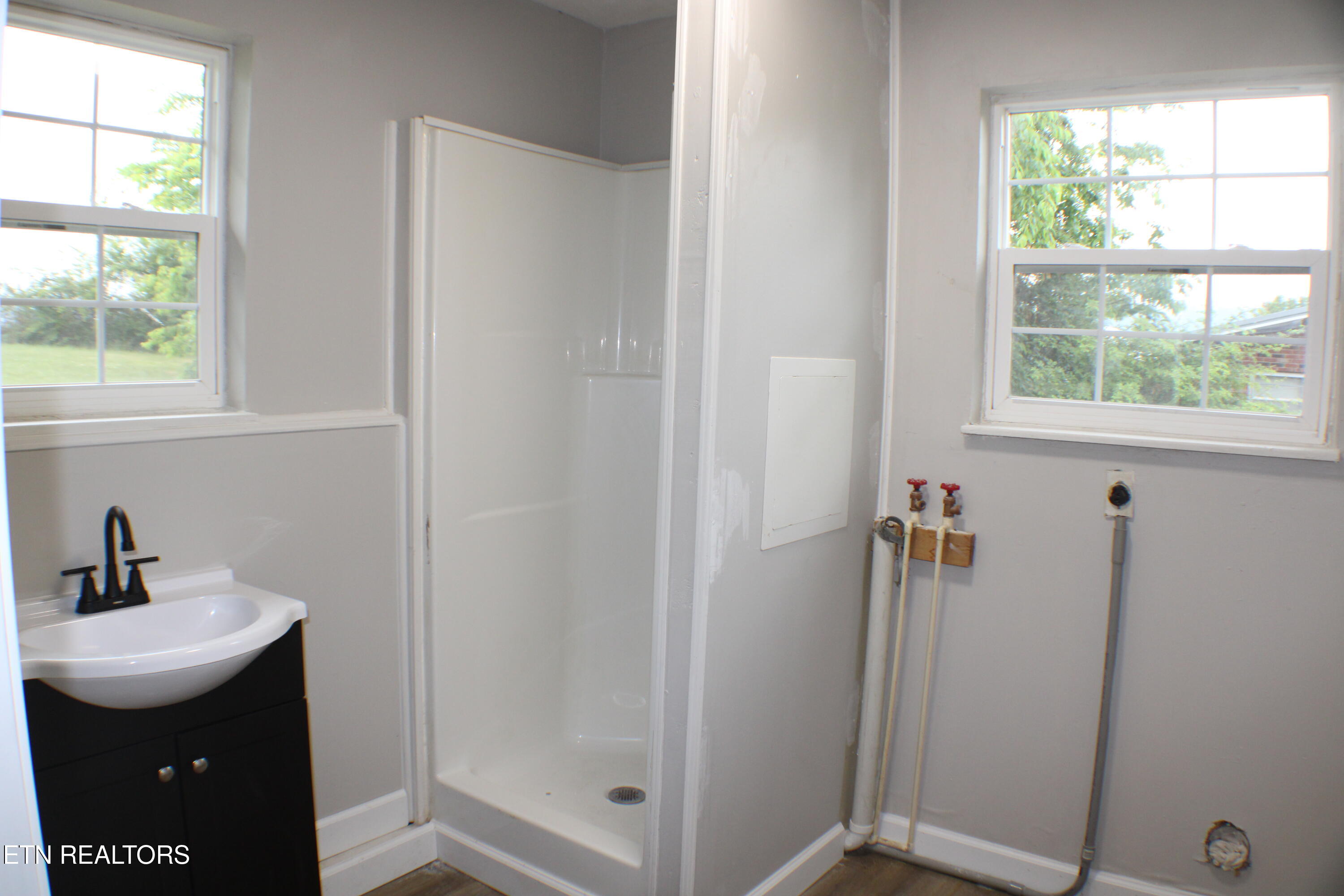 281 Parliament Road Harrogate, TN 37752 - Photo 21 of 38 IMG_3882
