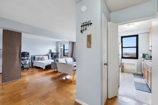 $1,975 | 201 St Pauls Avenue, Unit 17P, Jersey City, NJ 07306