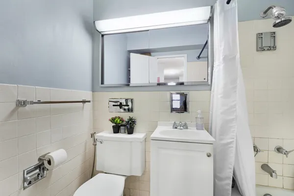 $1,975 | 201 St Pauls Avenue, Unit 17P, Jersey City, NJ 07306