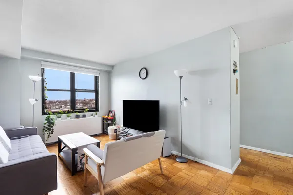 $1,975 | 201 St Pauls Avenue, Unit 17P, Jersey City, NJ 07306