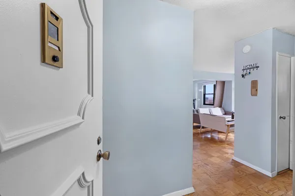 $1,975 | 201 St Pauls Avenue, Unit 17P, Jersey City, NJ 07306