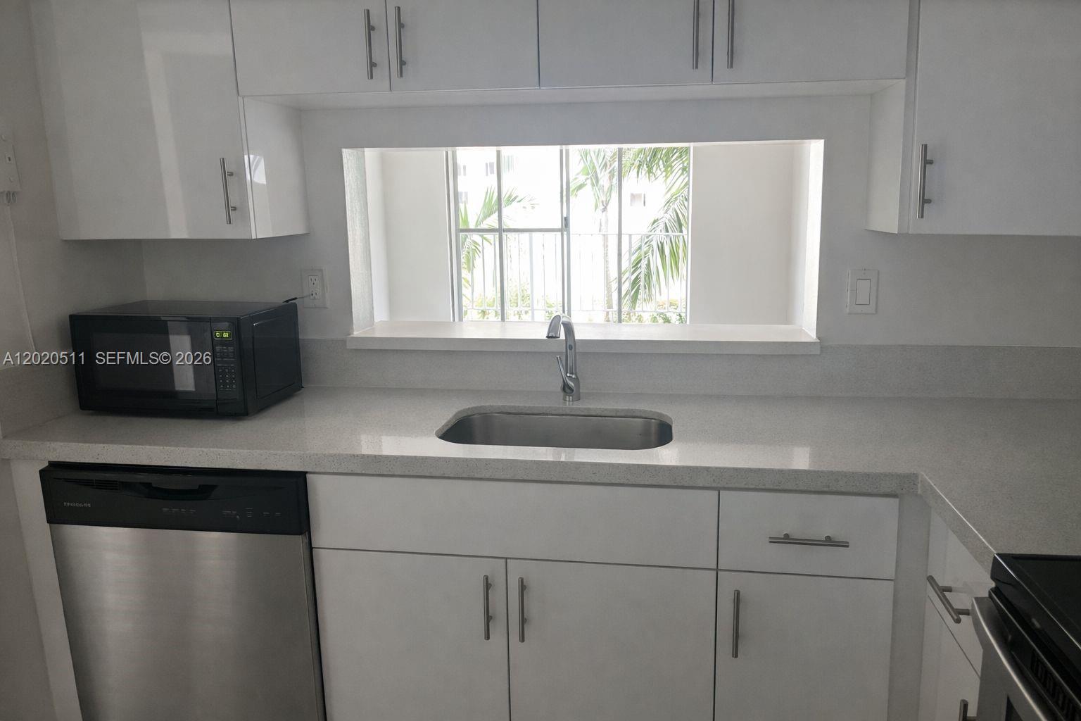 496 Northwest 165th Street, Unit D412 Miami, FL 33169 - Photo 32 of 34