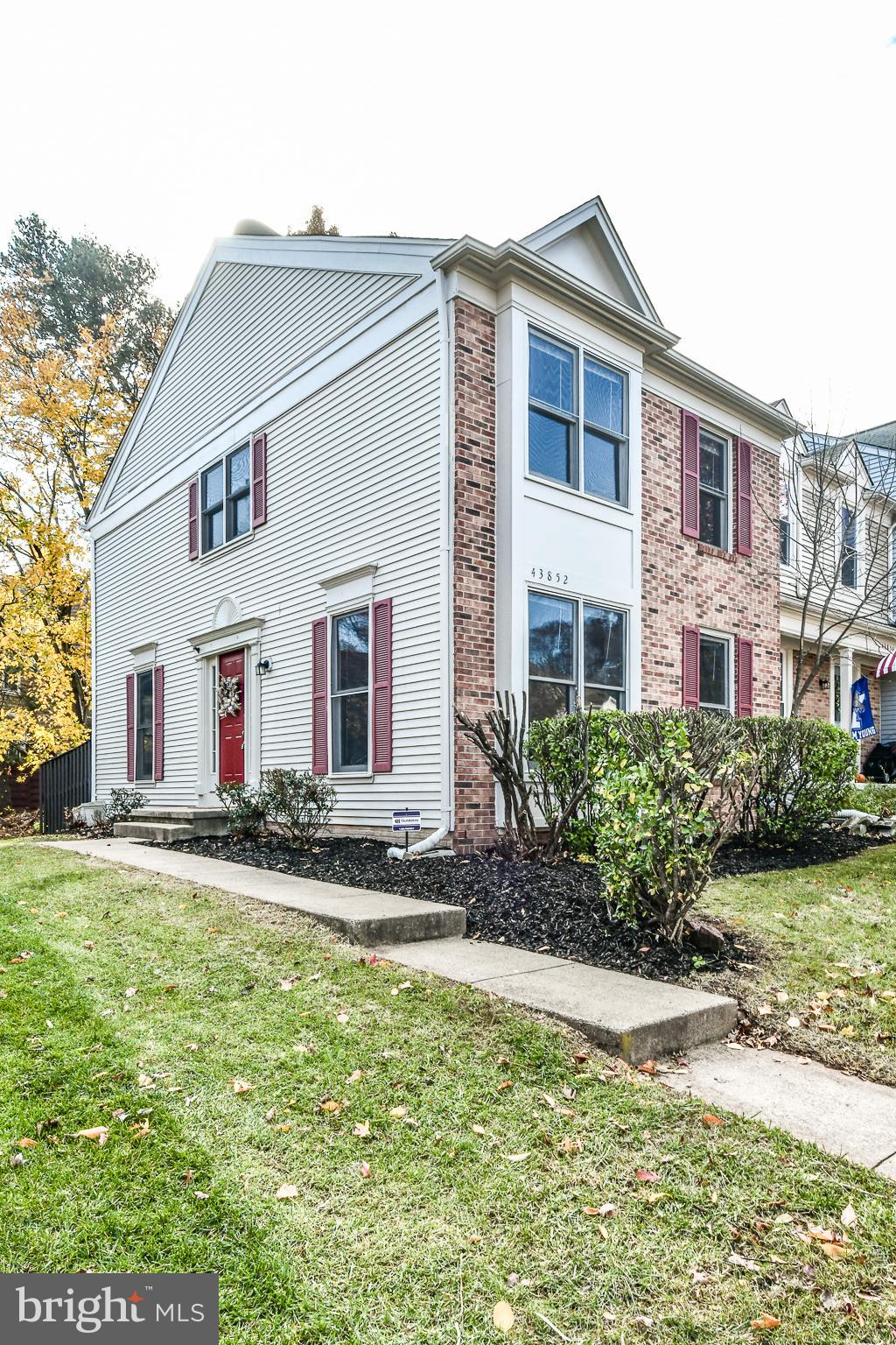 43852 Laburnum Square Ashburn, VA 20147 - Photo 2 of 27