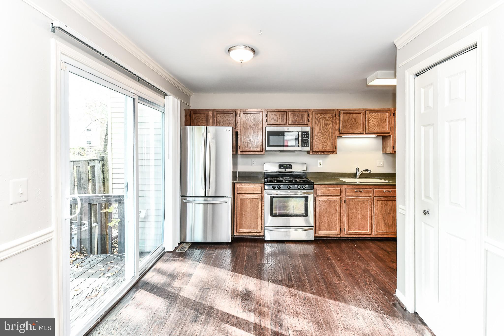 43852 Laburnum Square Ashburn, VA 20147 - Photo 13 of 27