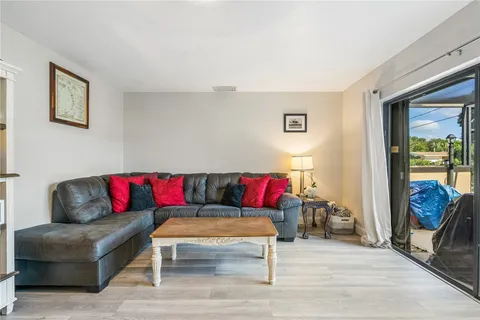 $212,500 | 1458 North Lawnwood Circle, Unit 29C, Fort Pierce, FL 34950