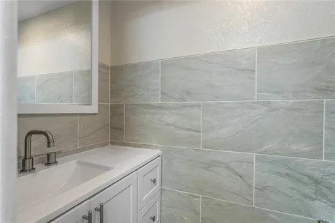 $212,500 | 1458 North Lawnwood Circle, Unit 29C, Fort Pierce, FL 34950