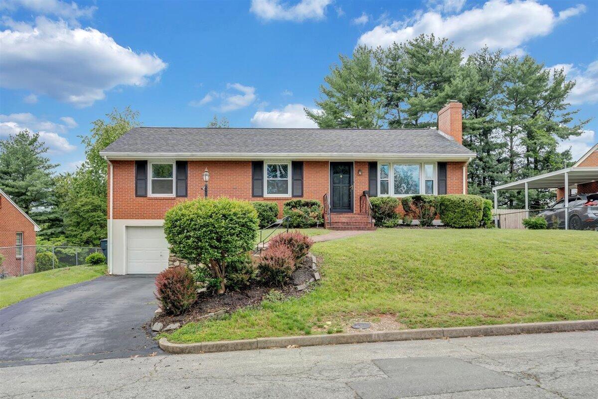 1808 Malvern Road Southwest Roanoke, VA 24015 - Photo 33 of 35 Front