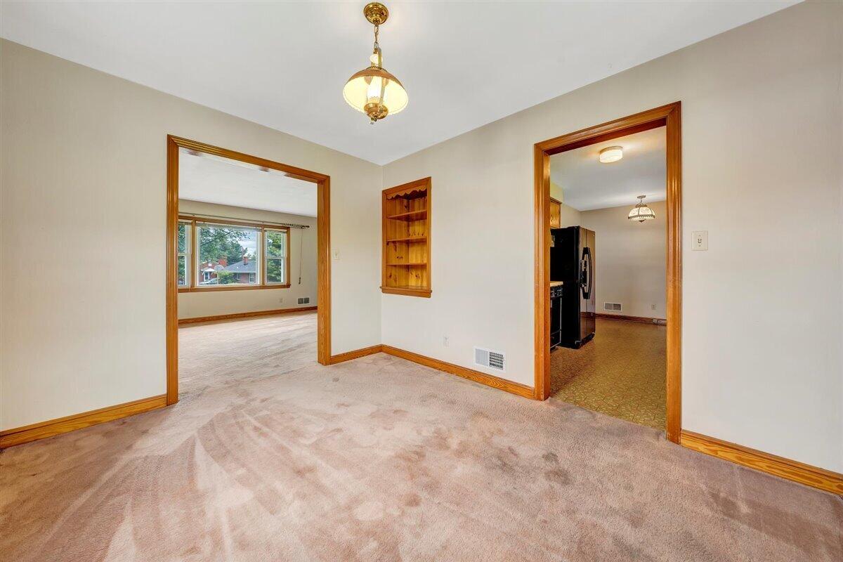 1808 Malvern Road Southwest Roanoke, VA 24015 - Photo 9 of 35 Dining Room