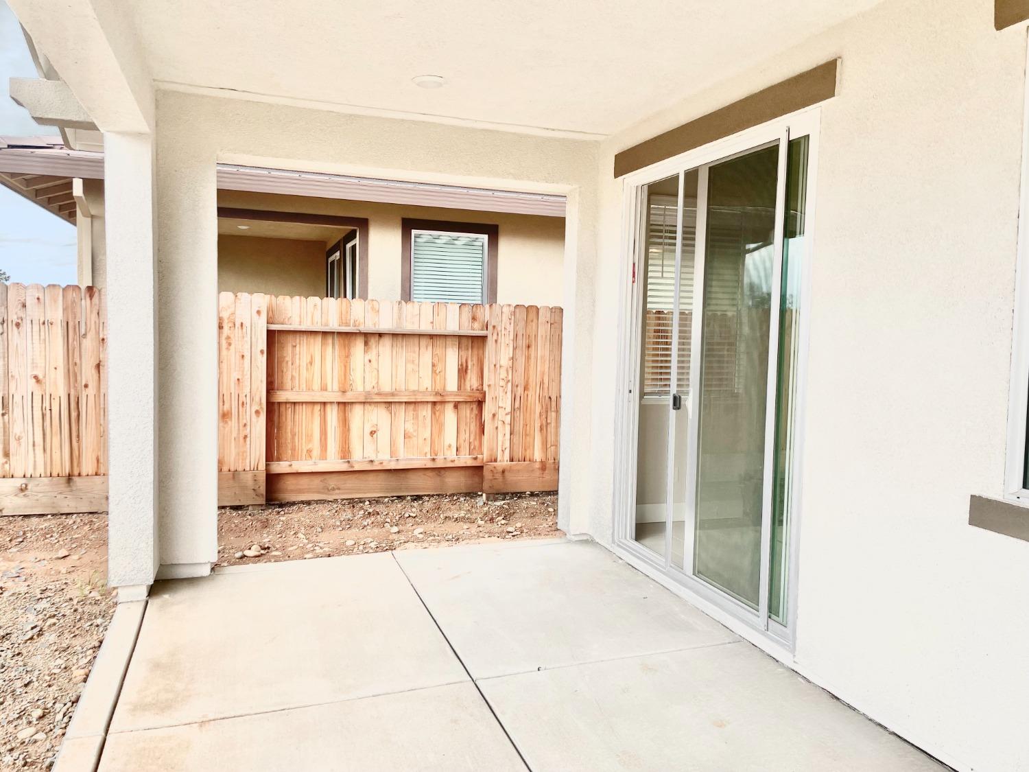 3068 Poas Way Rancho Cordova, CA 95742 - Photo 8 of 10 a view of an empty room with a window