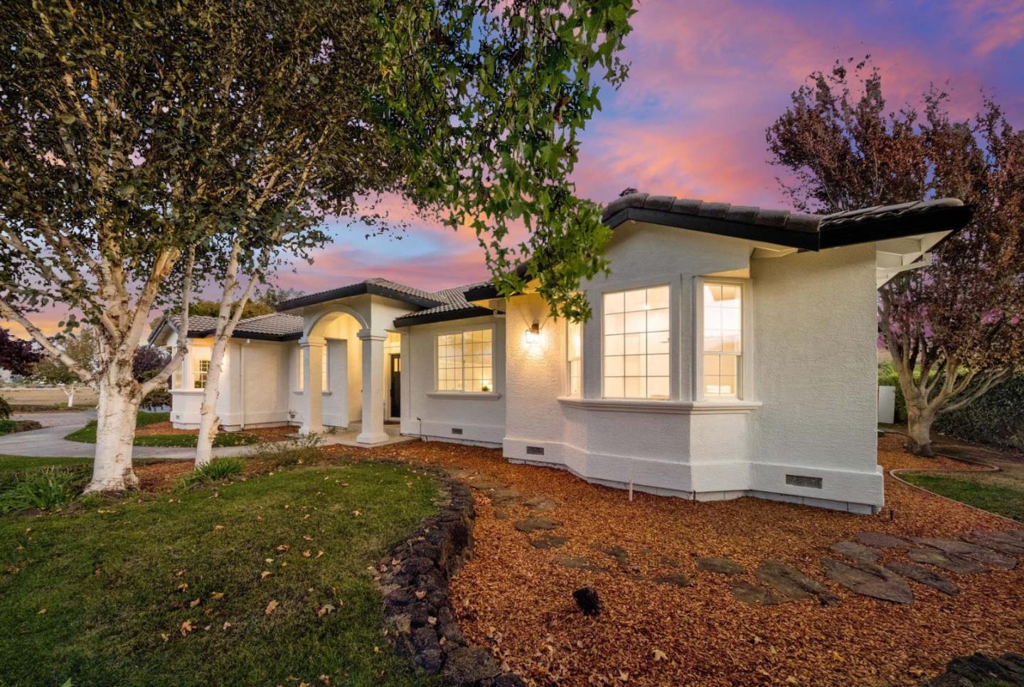 935 Union Road Hollister, CA 95023 - Photo 1 of 48 Gallery Image 1