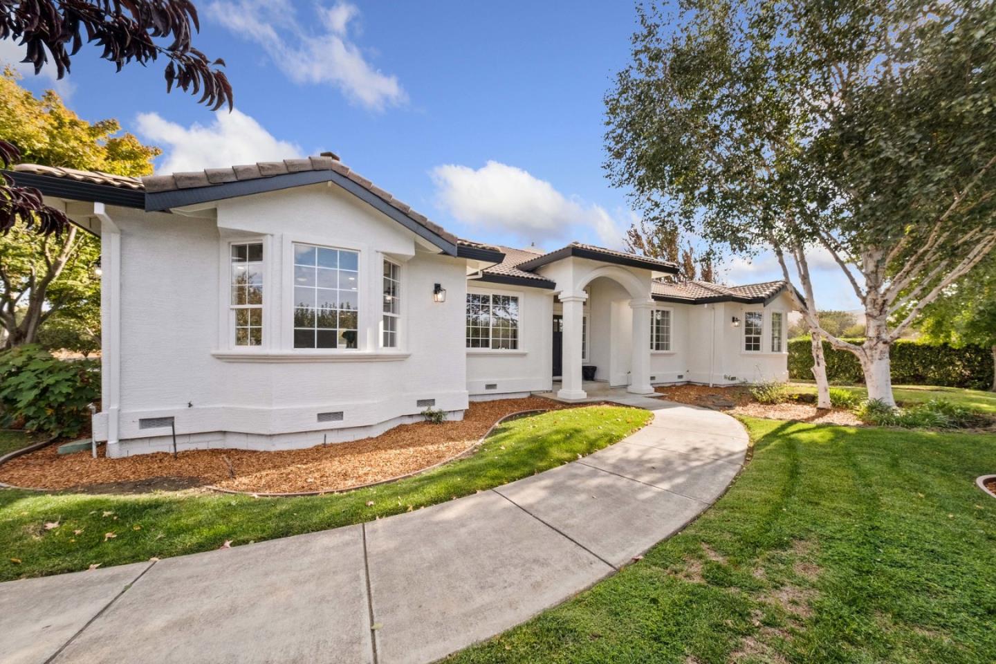 935 Union Road Hollister, CA 95023 - Photo 2 of 48 Gallery Image 2