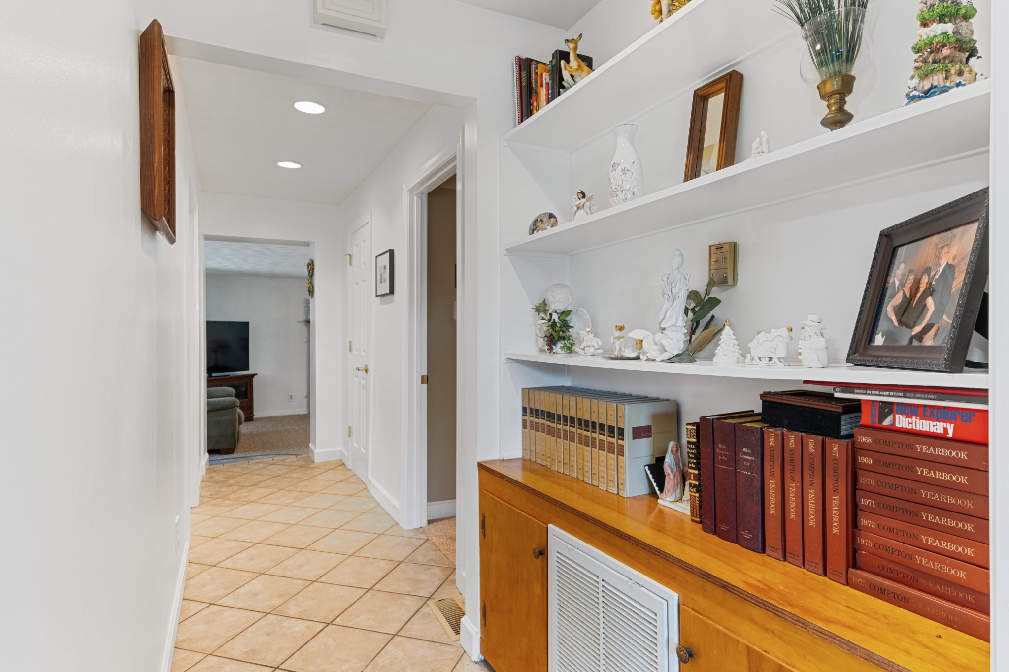 4519 Highway 100 Decaturville, TN 38329 - Photo 13 of 31 a view of an entryway with wooden floor