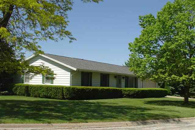 602 Golf Crest Court Eureka, IL 61530 - Photo 1 of 13 Gallery Image 1