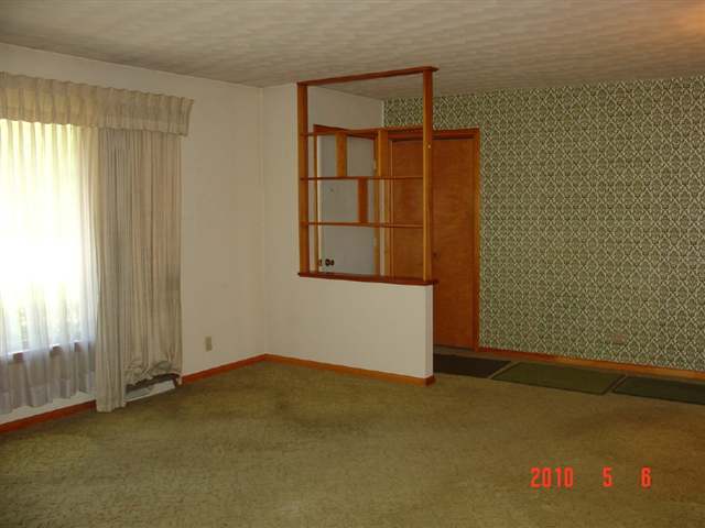 602 Golf Crest Court Eureka, IL 61530 - Photo 3 of 13 Gallery Image 3