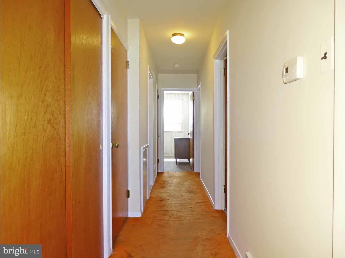 8841 Blue Grass Road Philadelphia, PA 19152 - Photo 11 of 25 Hallway