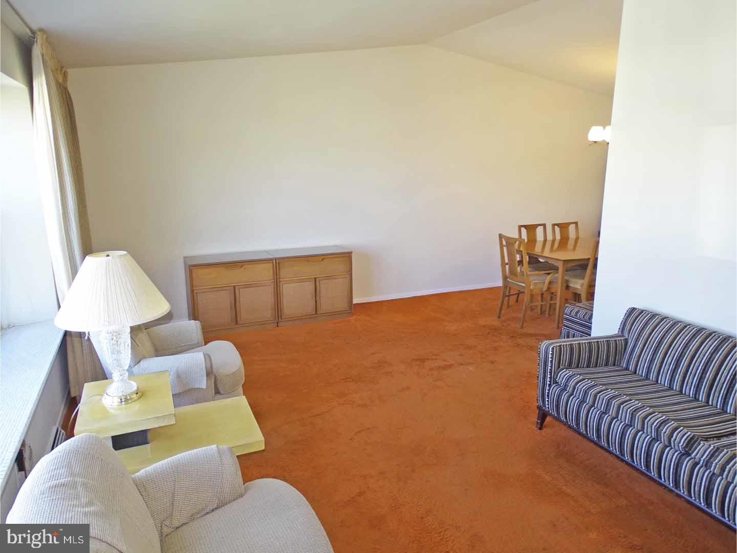 8841 Blue Grass Road Philadelphia, PA 19152 - Photo 9 of 25 Living Room