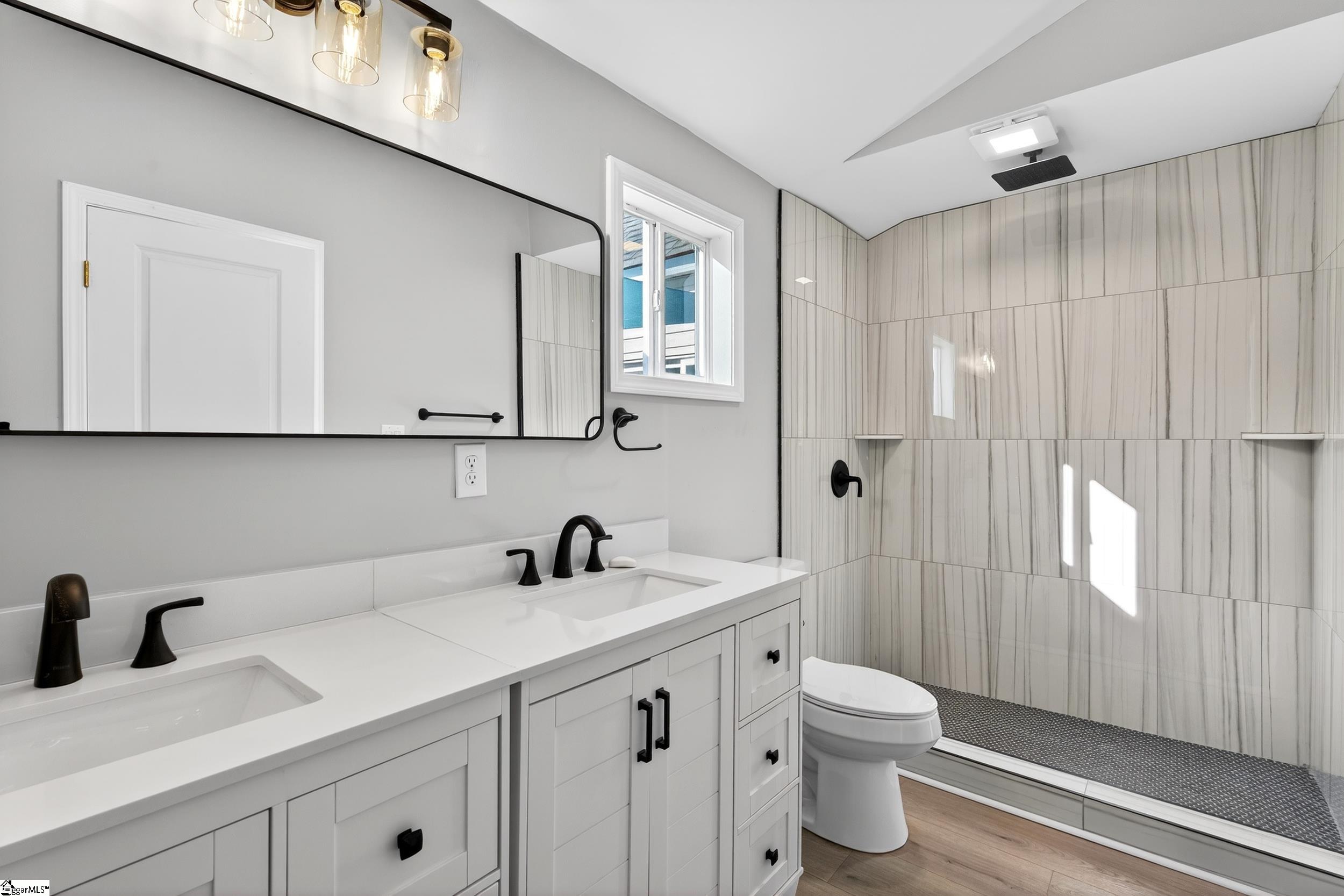 35 Henry Street Greenville, SC 29605 - Photo 13 of 38