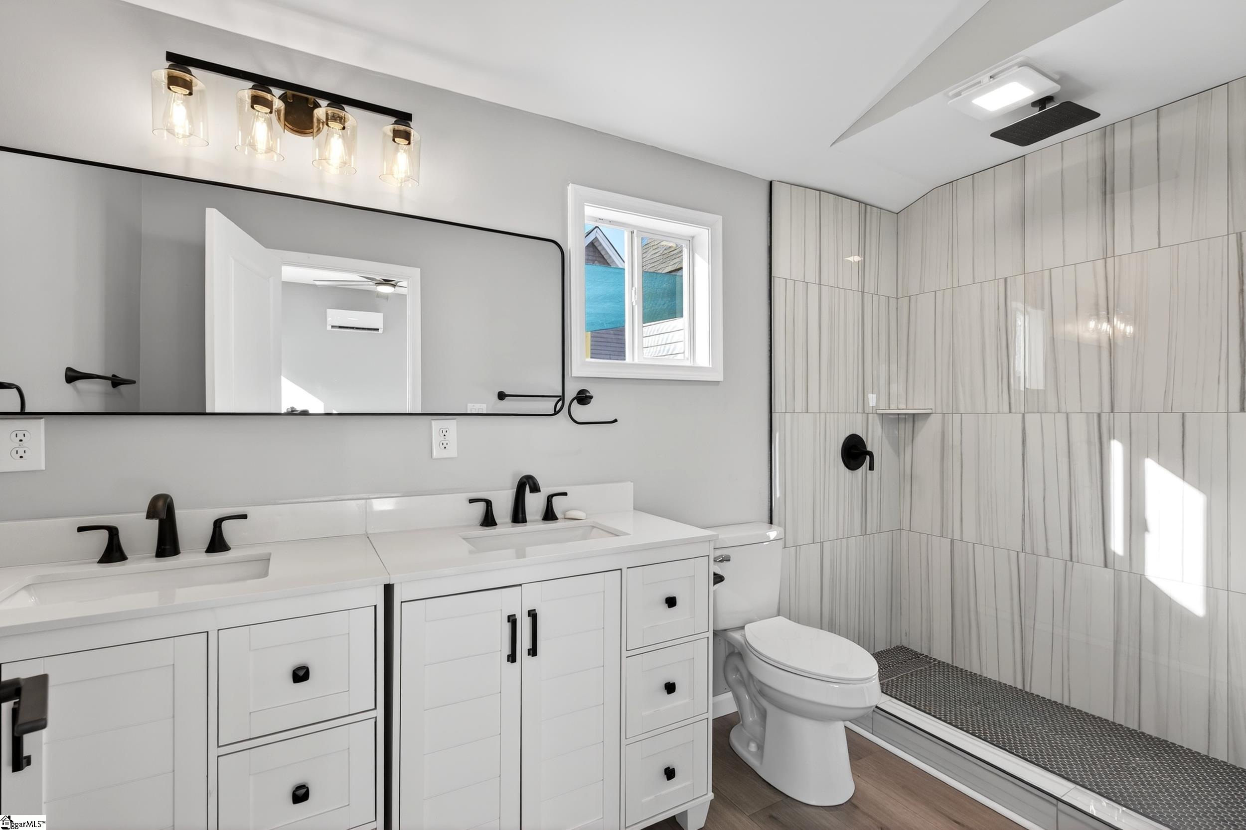 35 Henry Street Greenville, SC 29605 - Photo 15 of 38