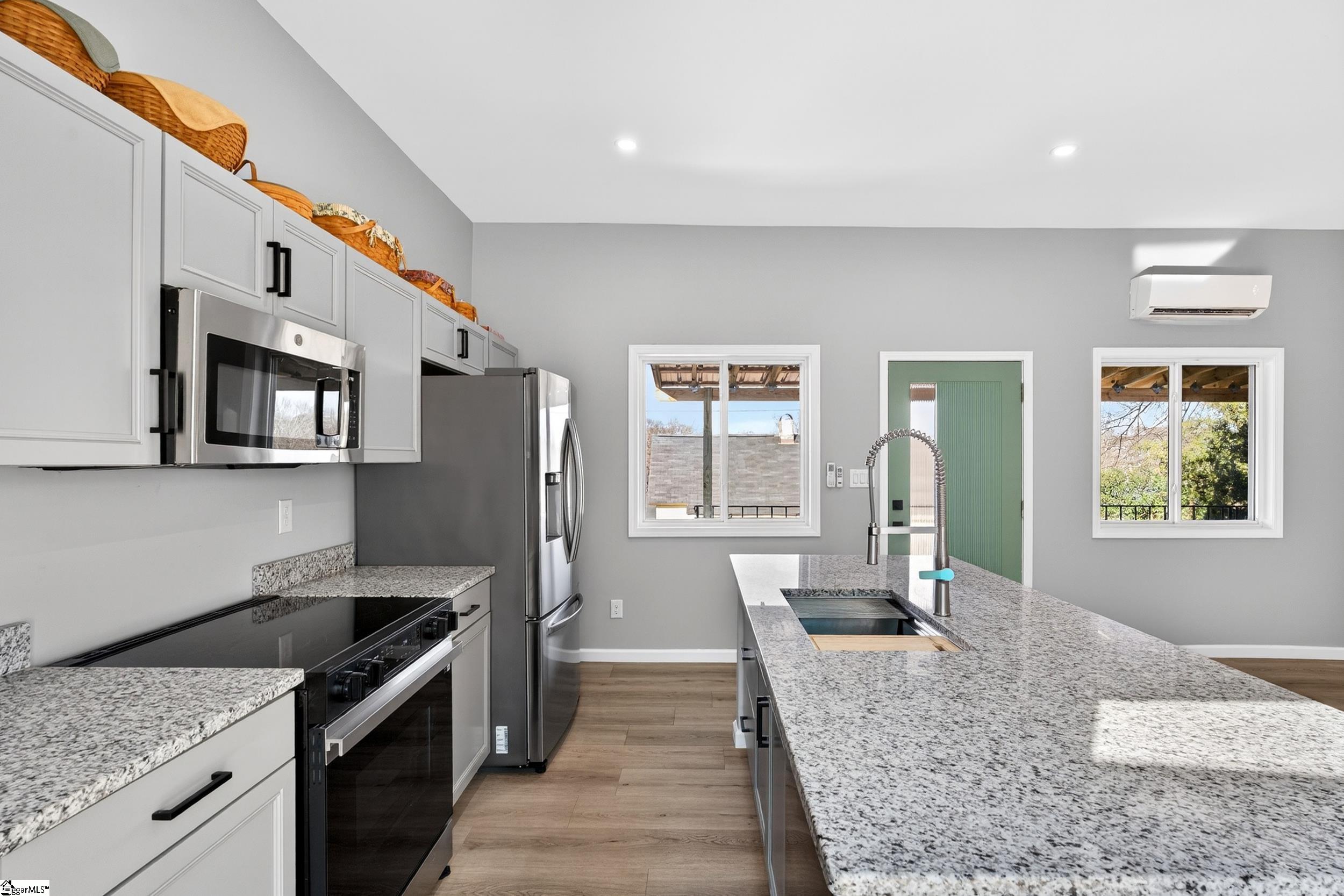 35 Henry Street Greenville, SC 29605 - Photo 32 of 38