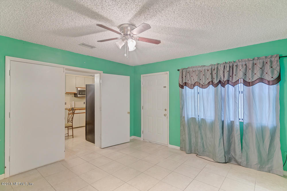 4604 Barnes Road South Jacksonville, FL 32207 - Photo 6 of 8 Family