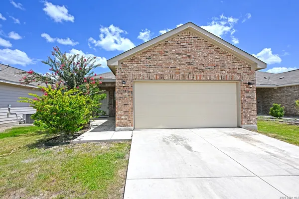$1,595 | 133 Buttercup Bend, New Braunfels, TX 78130