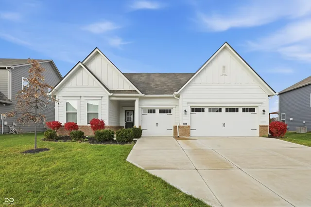 $394,900 | 2358 South Copperstone Drive, New Palestine, IN 46163