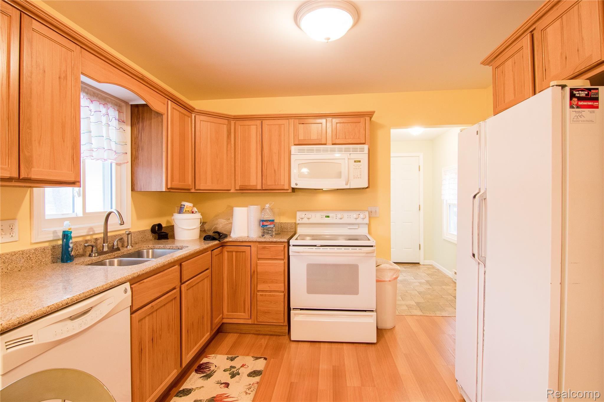 9092 Ridge Road Goodrich, MI 48438 - Photo 6 of 23 9092 Ridge Rd Kitchen (1).jpg