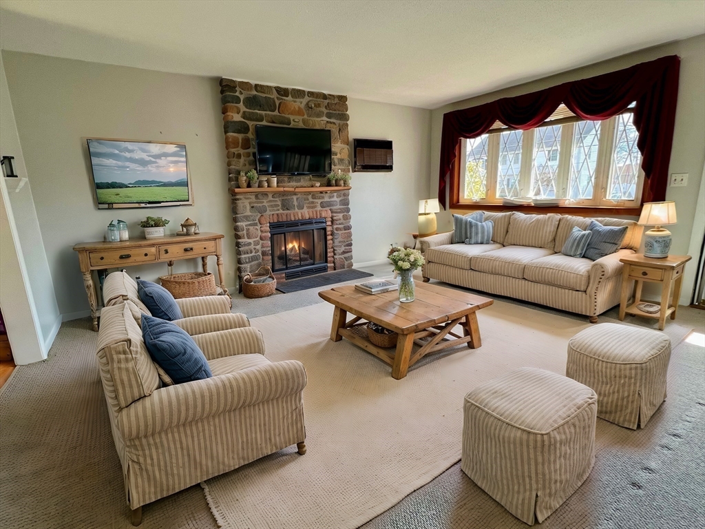 111 Carleton Street Whitman, MA 02382 - Photo 6 of 18