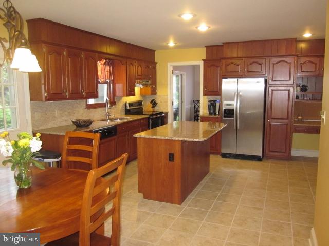 248 Buckfield Drive Lititz, PA 17543 - Photo 6 of 25 Gallery Image 6