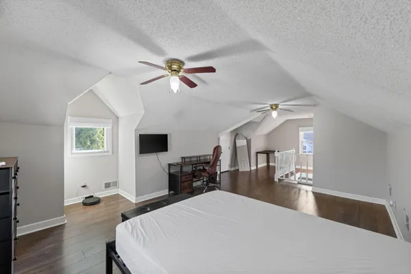 $2,495 | 2901 Zenith Avenue North, Robbinsdale, MN 55422