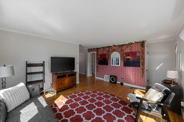 $2,495 | 2901 Zenith Avenue North, Robbinsdale, MN 55422