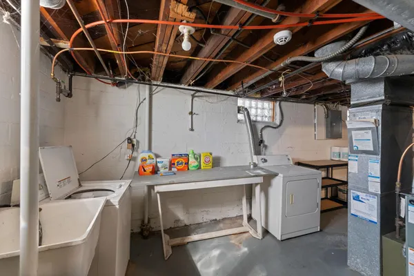 $2,495 | 2901 Zenith Avenue North, Robbinsdale, MN 55422