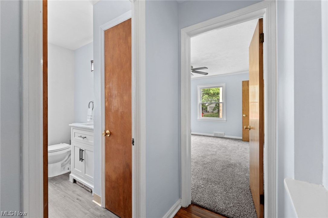 3694 Grosvenor Road Cleveland, OH 44118 - Photo 8 of 29